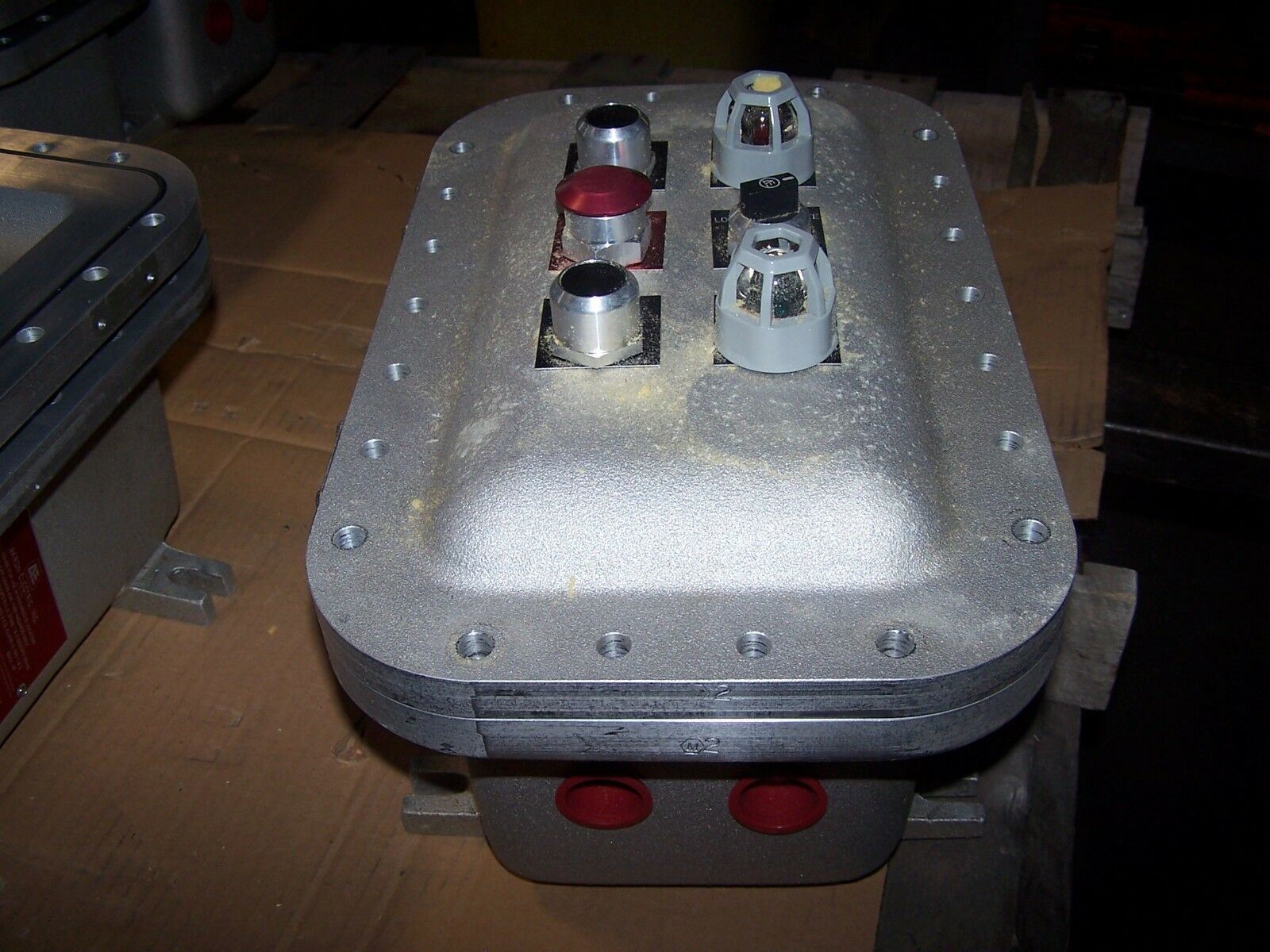 NEW AKRON HAZARDOUS LOCATION 3 POSITION MAINTAINED SELECTOR SWITCH XP3SSCB-5
