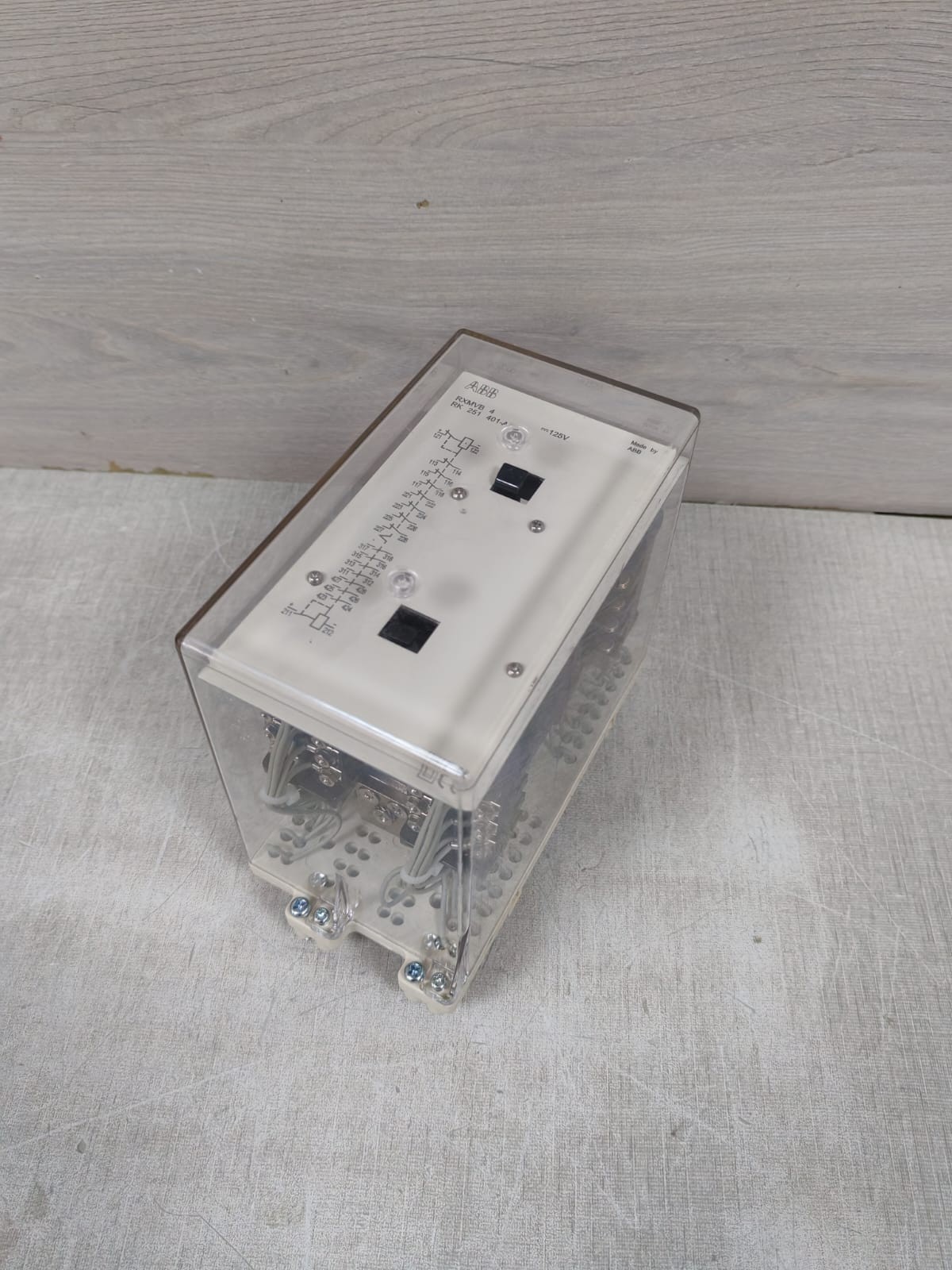 ABB RXMVB 4 RK 251 401-AP RELAY 125V