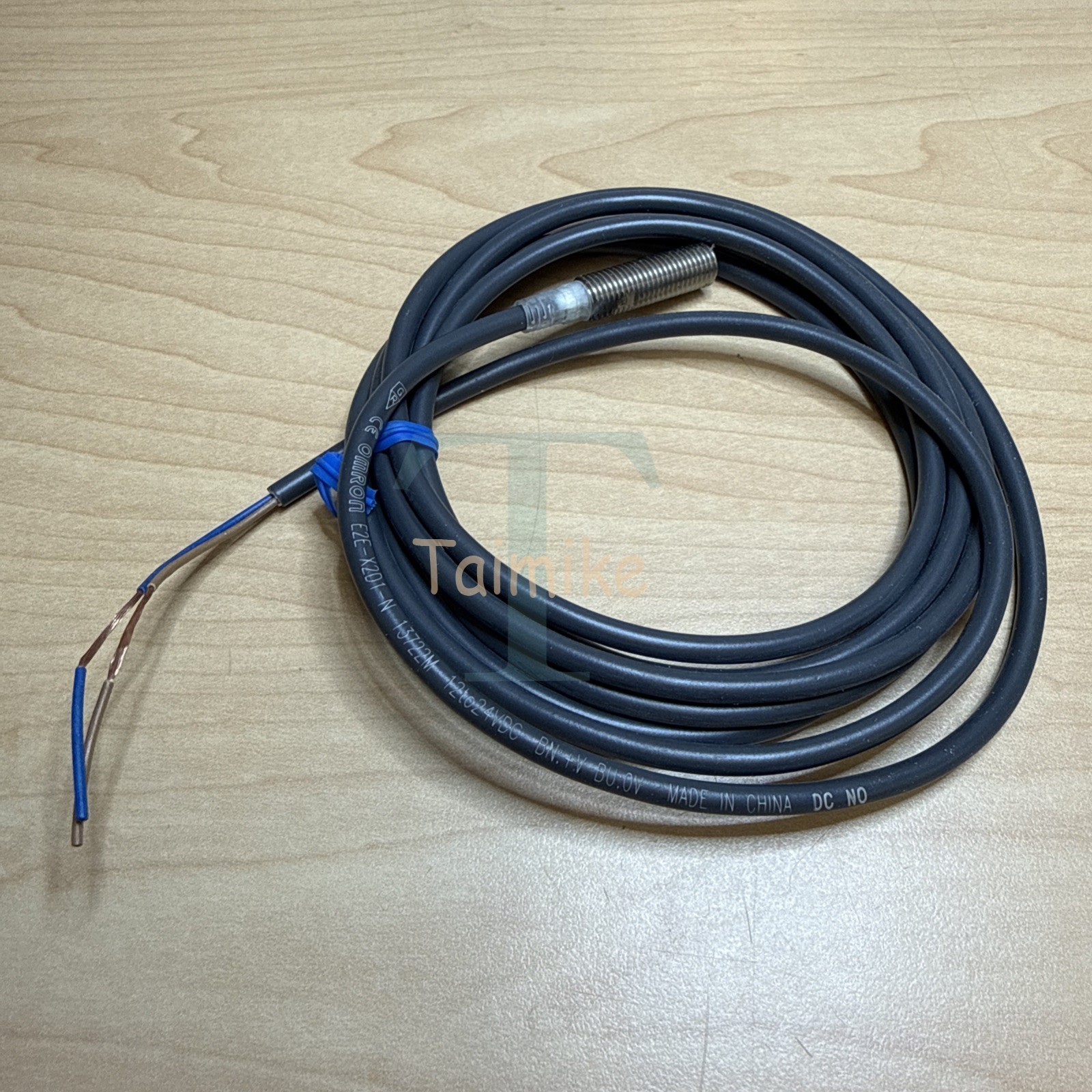 NEW! Omron E2E-X2D1-N Proximity Sensor Prox 13722M