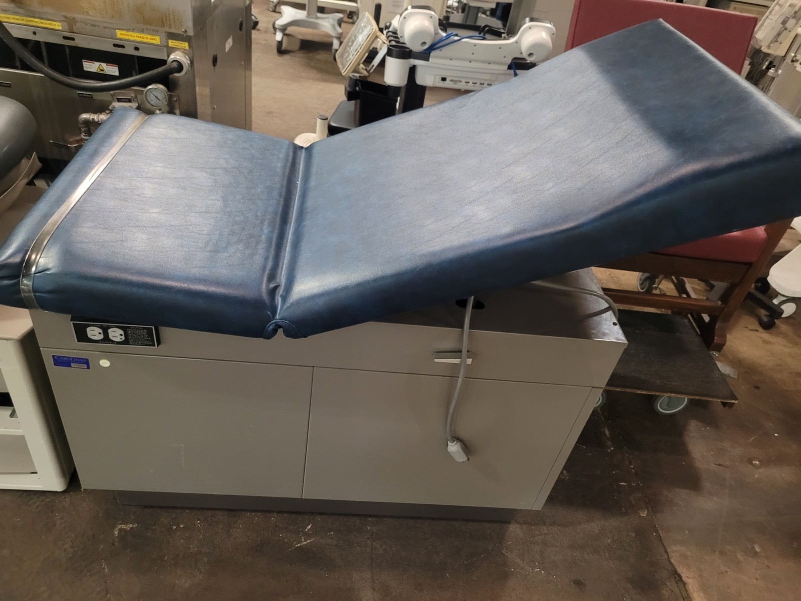 Midmark Ritter 104 Exam Table