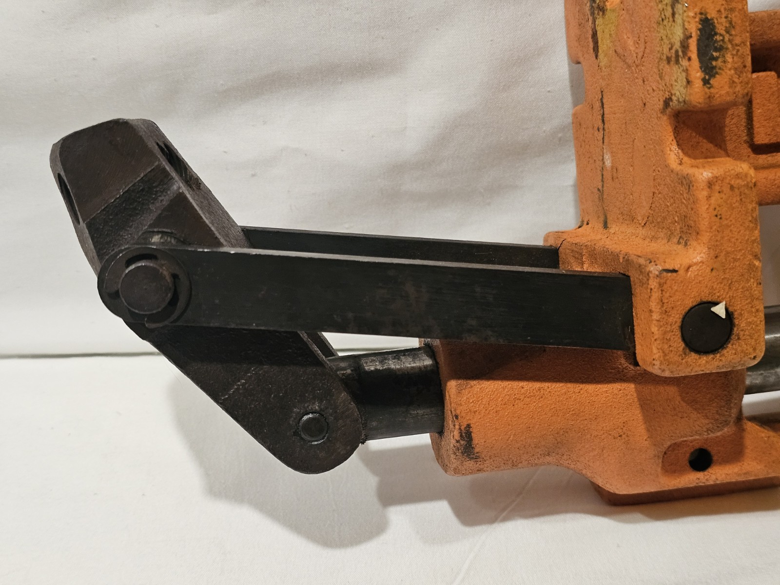 LYMAN ORANGE CRUSHER RELOADING PRESS CAST IRON SINGLE STAGE VINTAGE