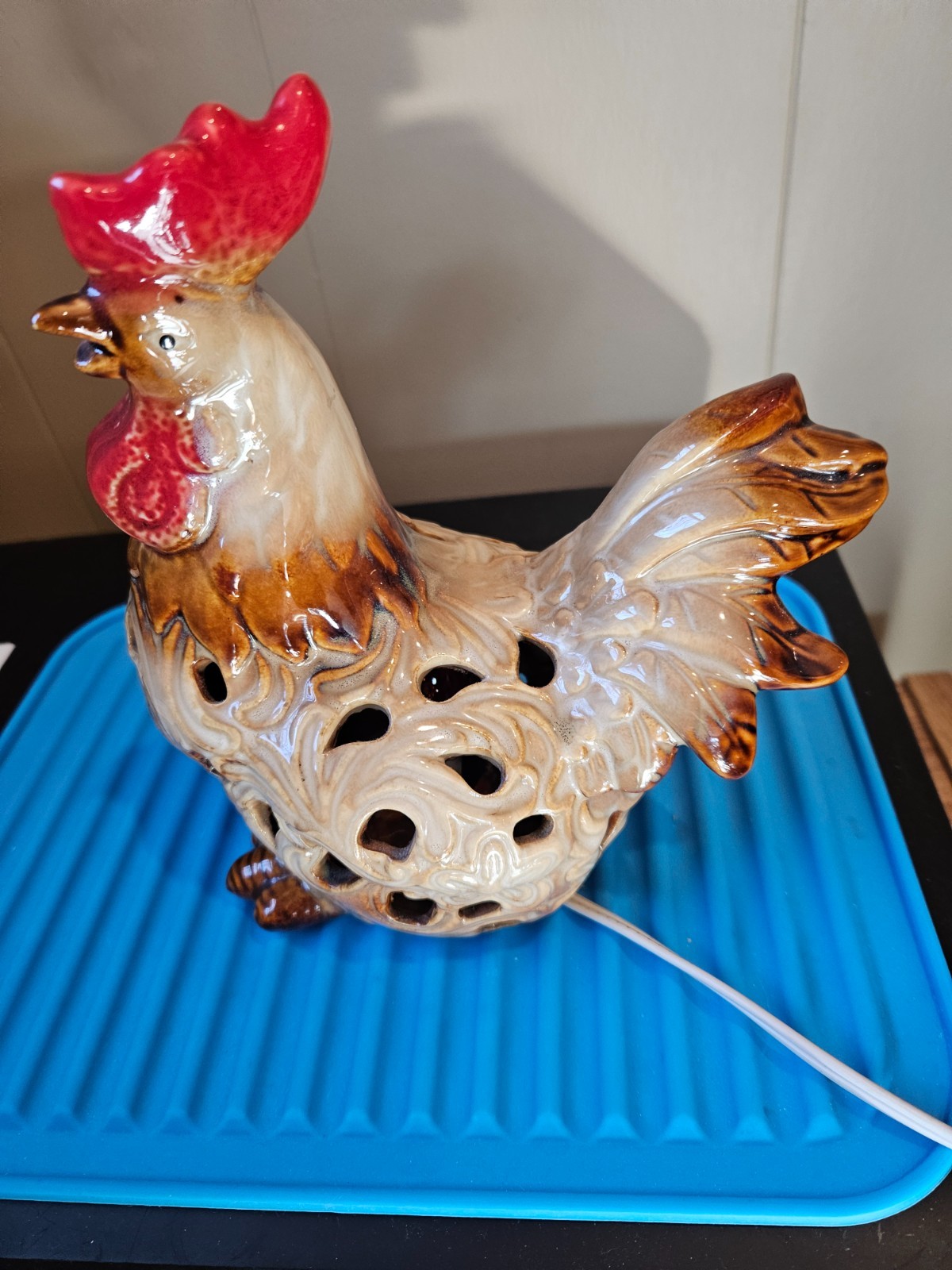 Rooster ceramic night light with interchangeable color light bulb
