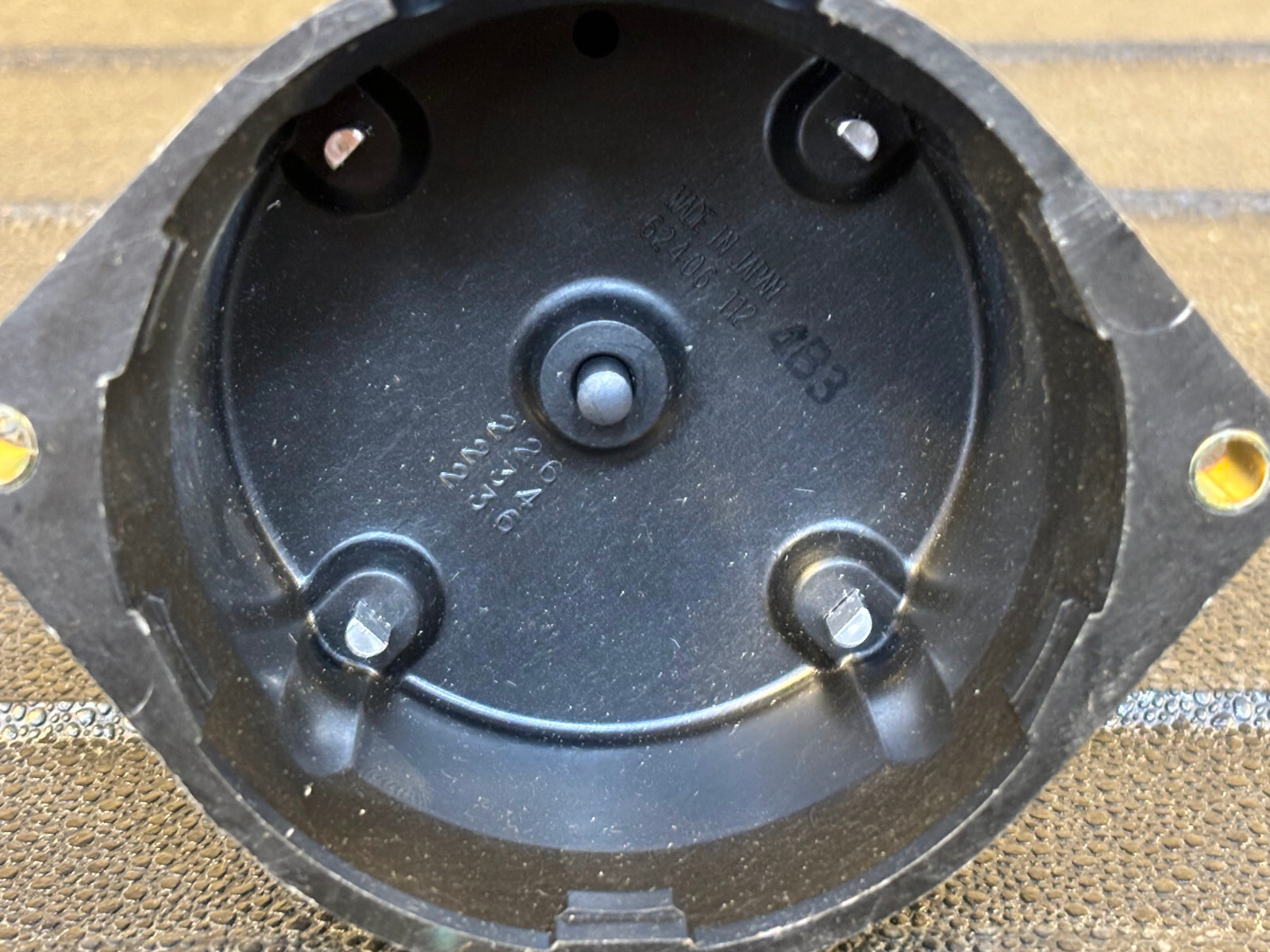 Bosch Distributor Cap - 03320 - Fits Nissan Sentra & Others