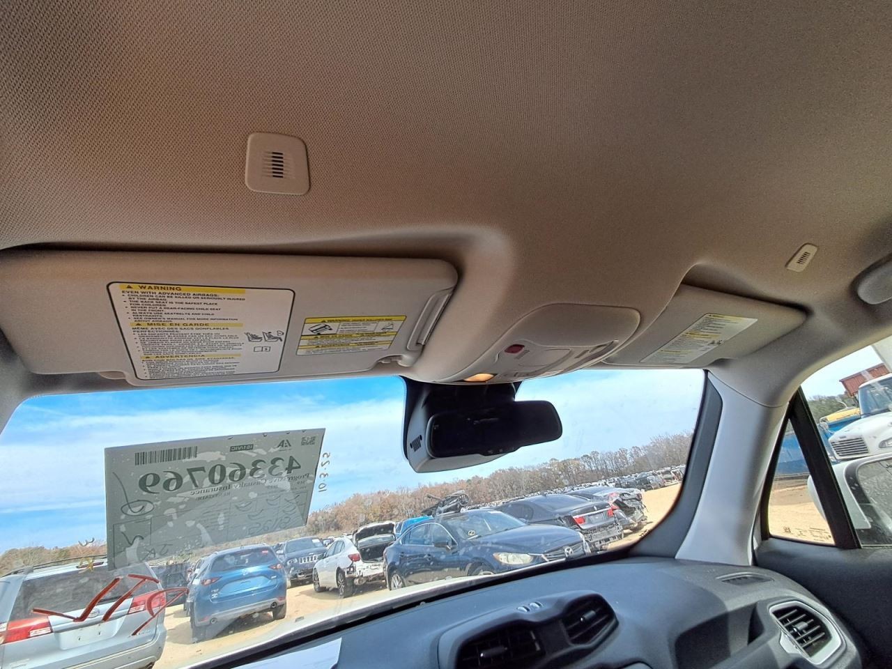 RENEGADE 2019 Glove Box 4884406
