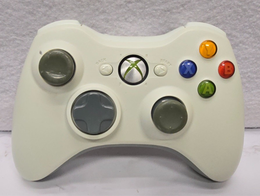 Microsoft Xbox 360 Pro 20GB Console - Matte White