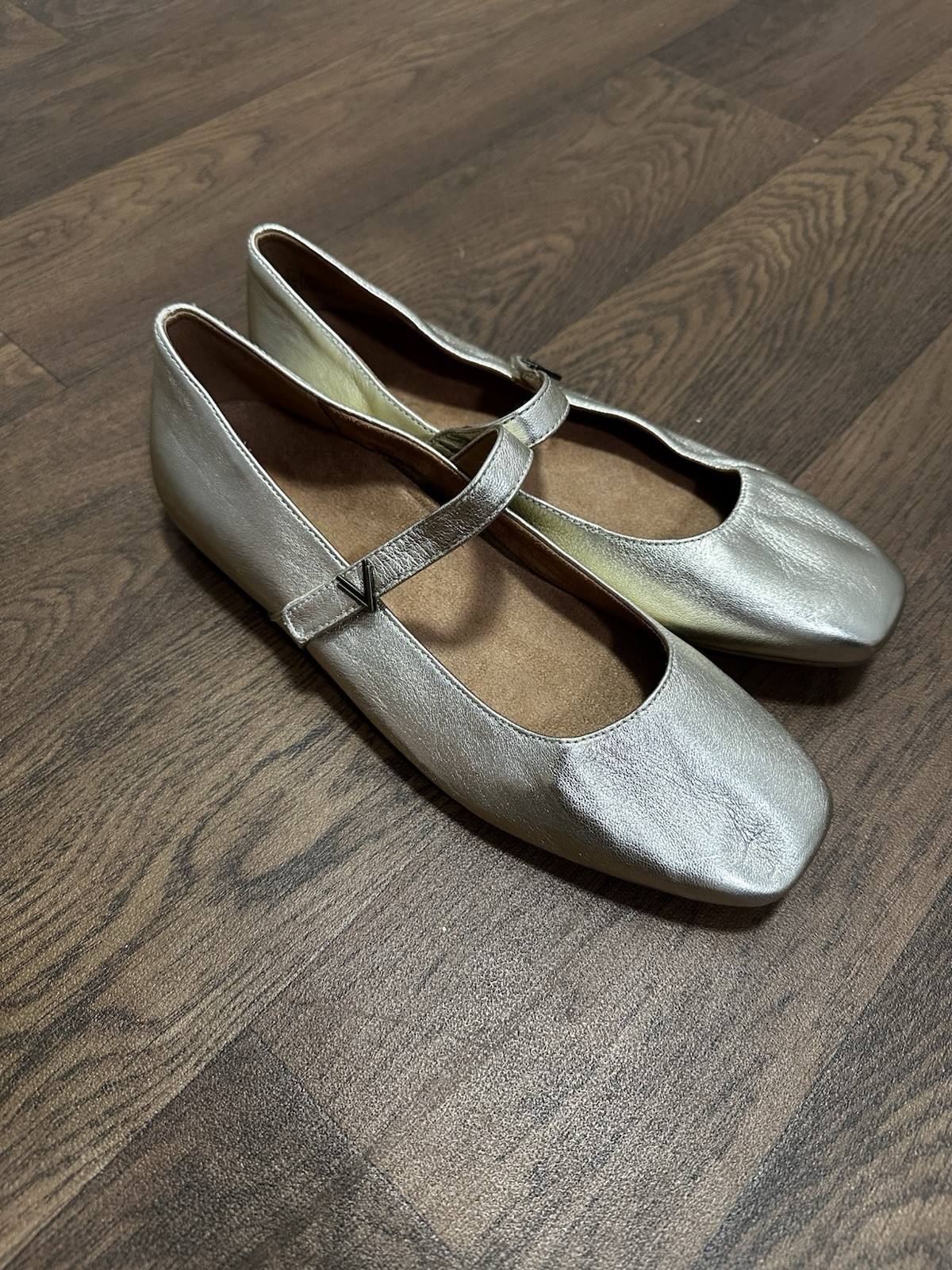 Vionic Mary Jane Flats Gold Adjustable Strap Women's US 9