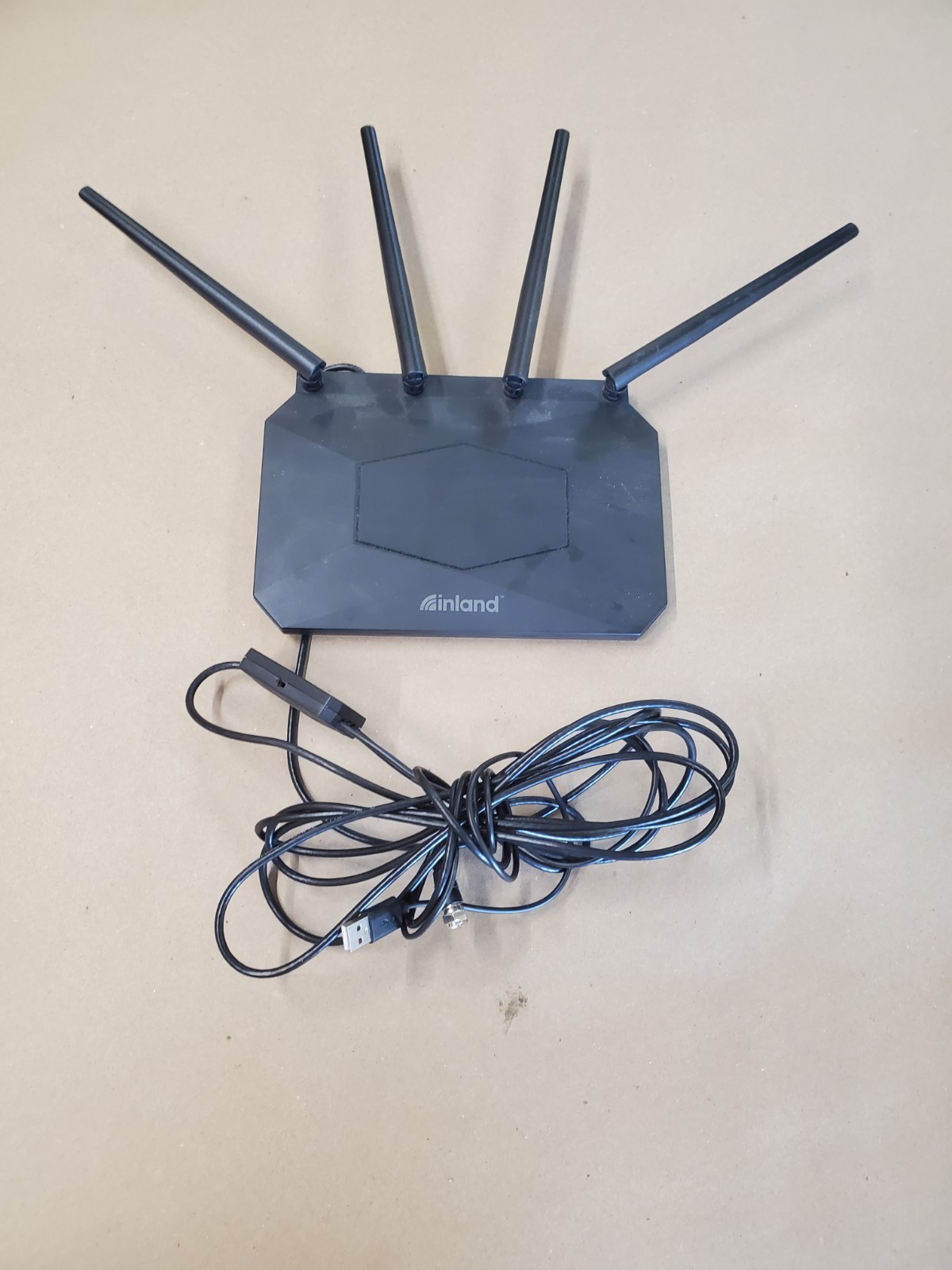 Inland Router Model AN-3029 Wall Mount 4 Antenna Bundle