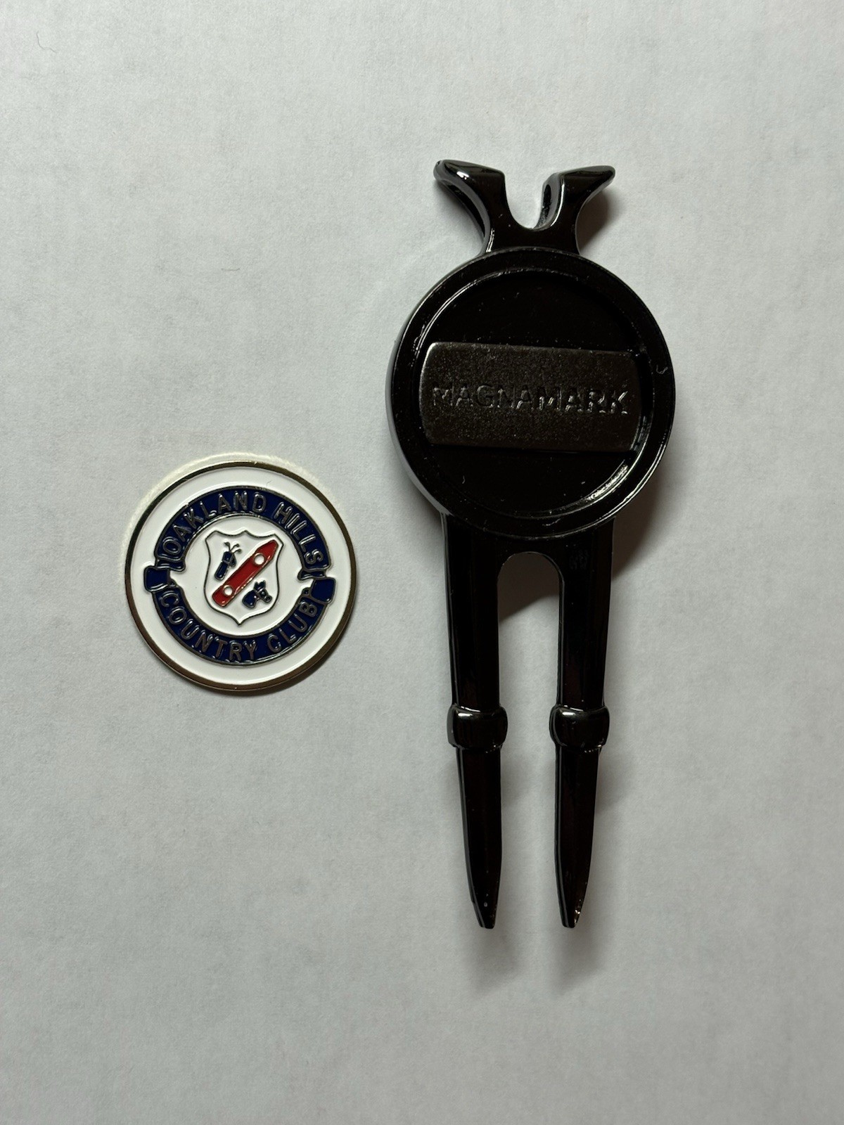 Oakland Hills Country Club Authentic Members Divot Tool & 1" Coin Golf Marker