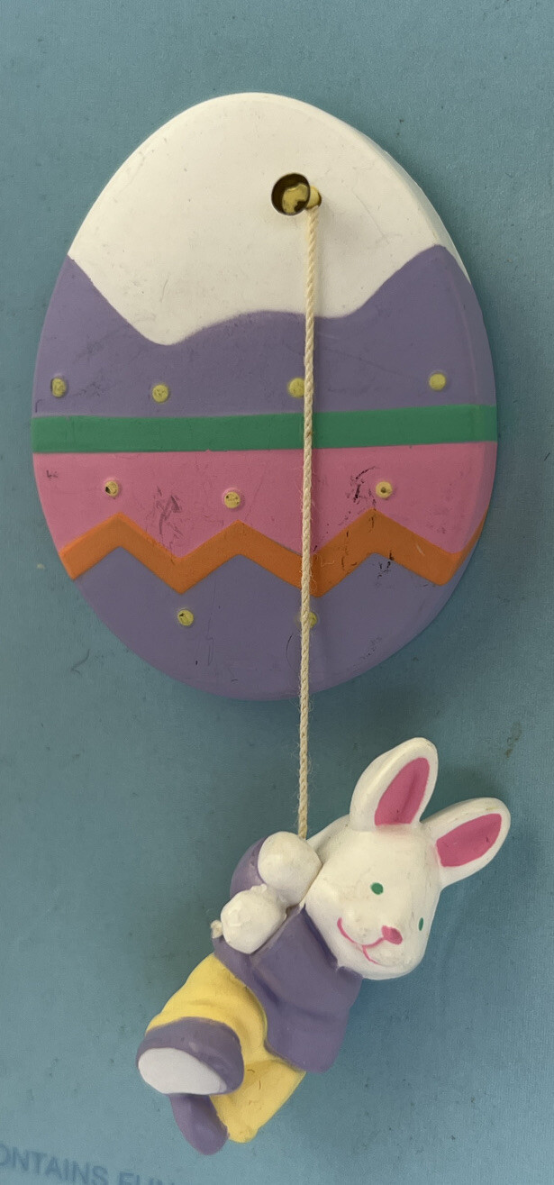 VTG 1974 HALLMARK EASTER EGG DANGLING BUNNY RABBIT LAPEL PIN NOC ELP1974