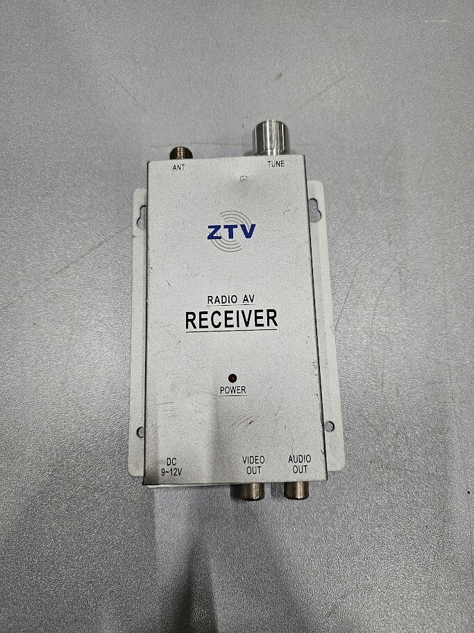 ZTV Radio AV Receiver - Working, Signs of Use, Compact Design