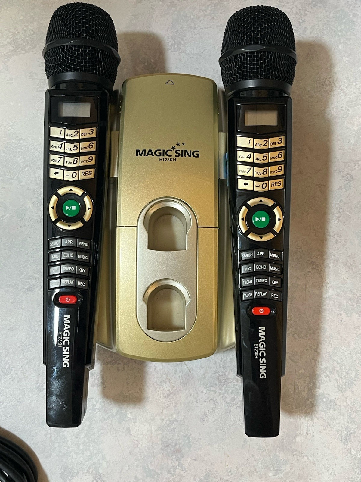 Magic Sing ET23KH Wireless Karaoke System, Missing 1 battery cover, No Cartridge
