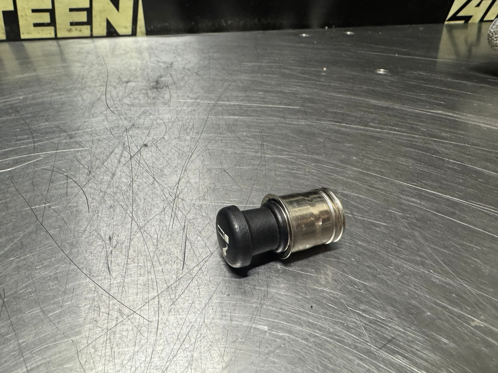 97-04 C5 CORVETTE CIGARETTE LIGHTER ELEMENT OEM #N573