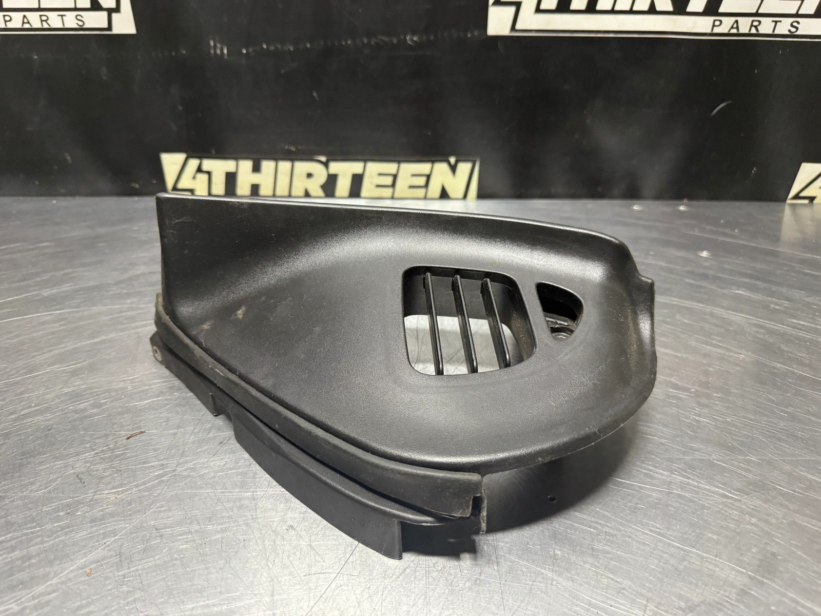 04-06 PONTIAC GTO LH DRIVER SIDE DEFROST VENT TRIM OEM #N297