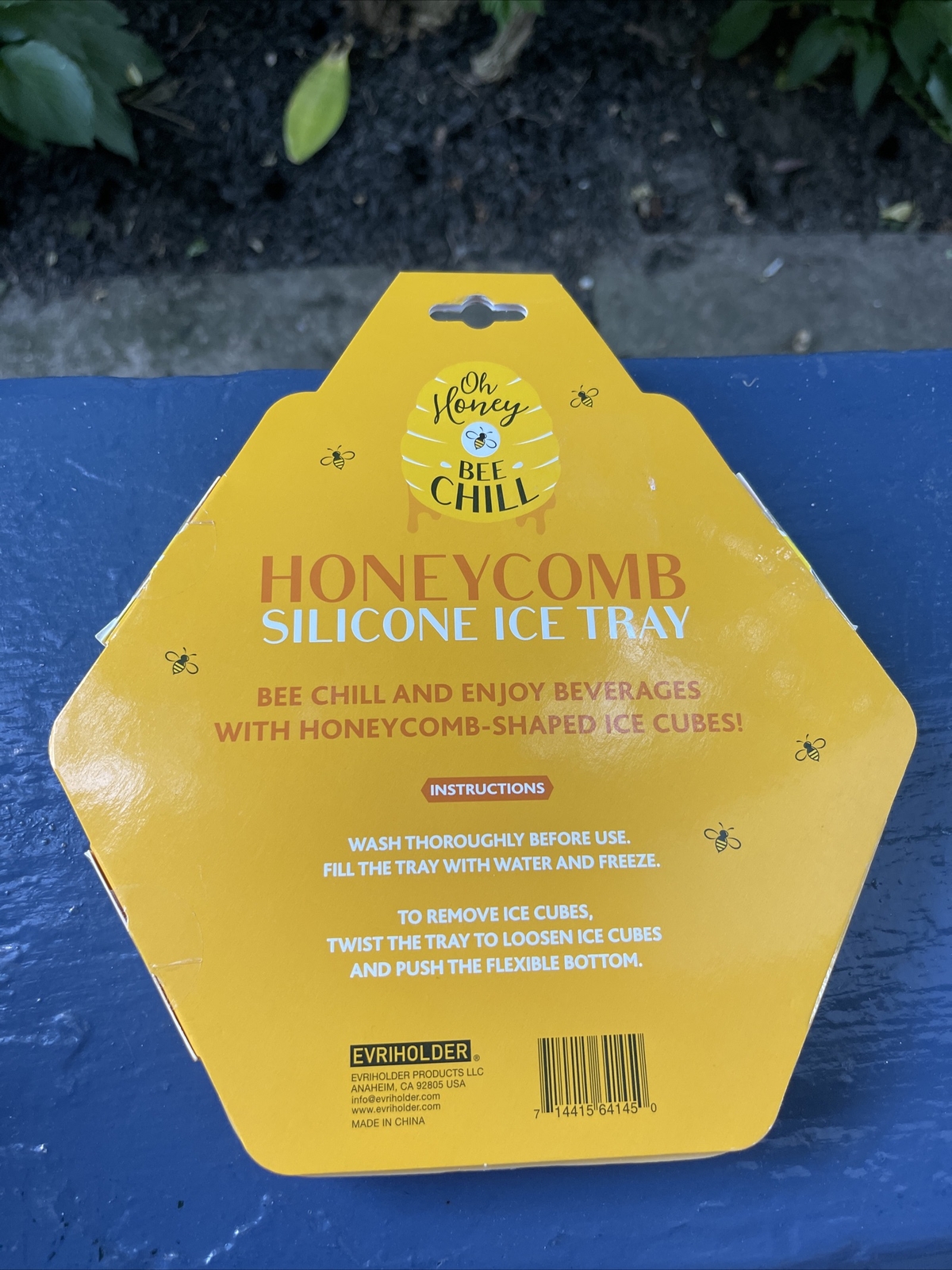 Honeycomb Ice Cube Tray - Silicone - Dishwasher Safe - Evriholder