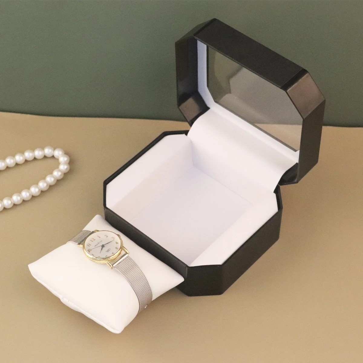 Single Watch Box Watch Display Case Watch Storage Box with Pillow For Men Women