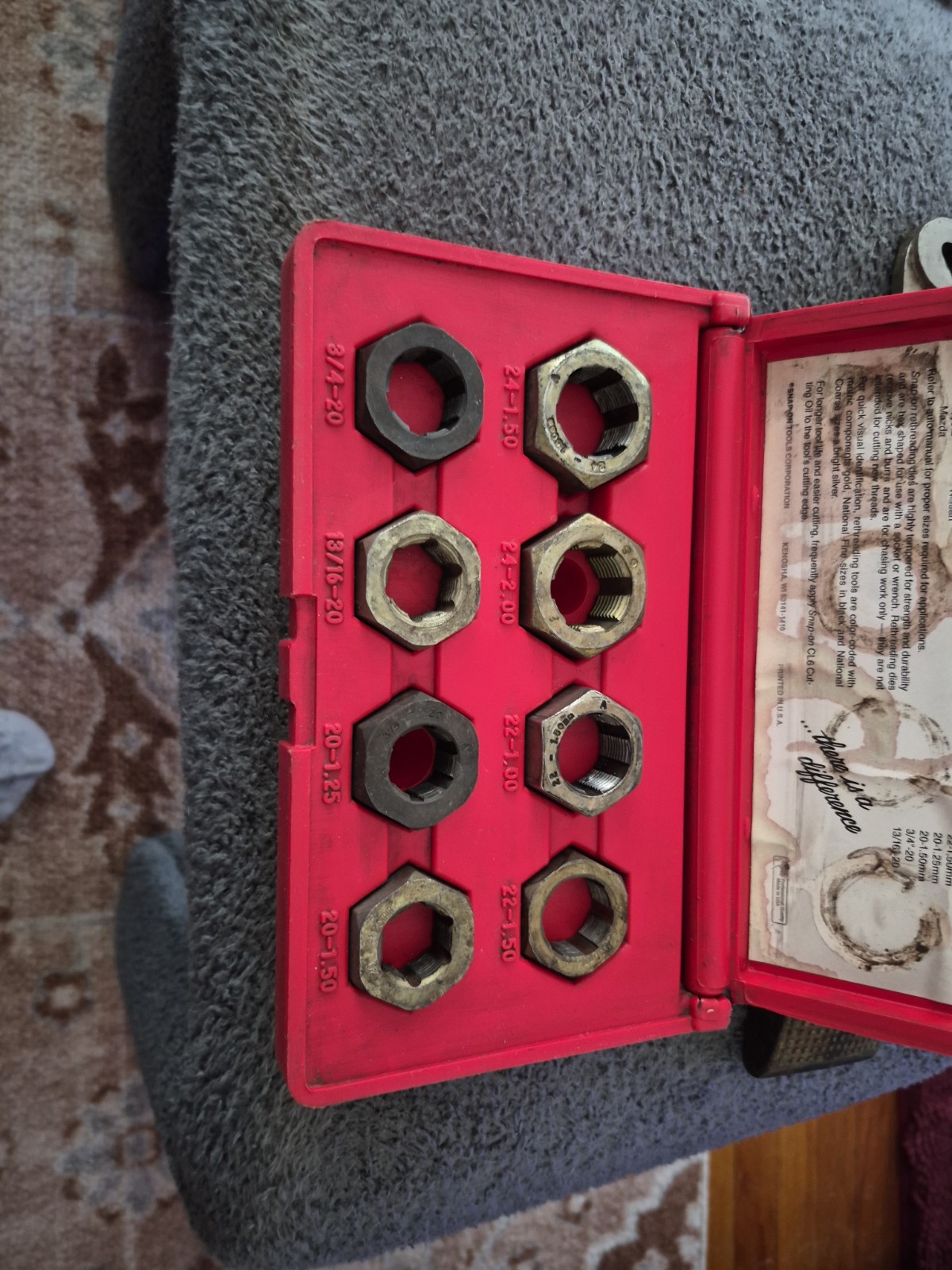 Snap On RD-8 Fractional Metric Rethreading Set IN CASE
