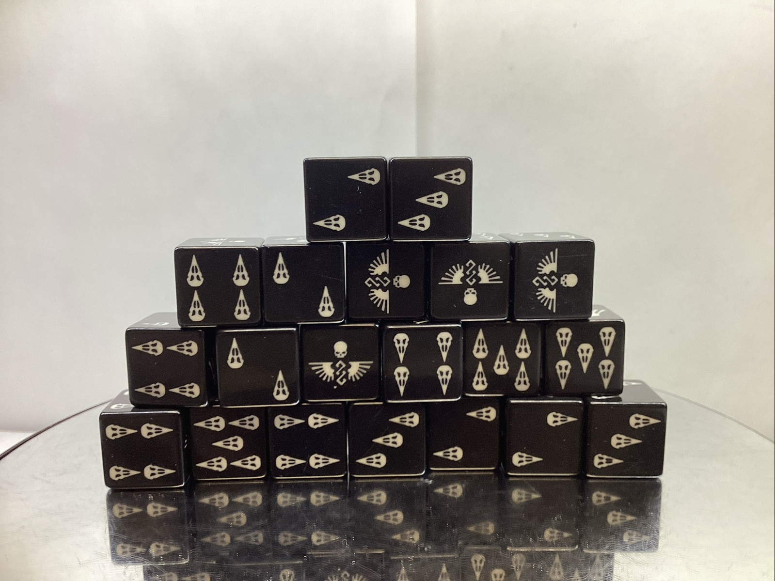 Warhammer 40K RAVEN GUARD DICE SET x20 d6 dice OOP CM21518