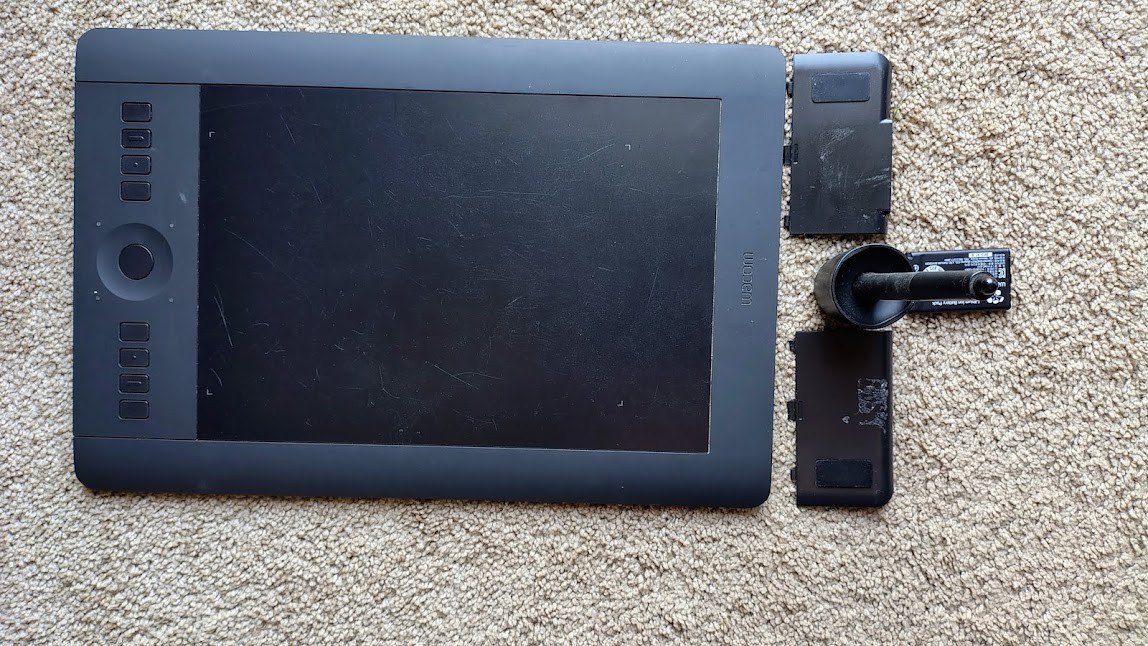 Wacom Intuos Pro PTH-651/K Medium Graphics Tablet Pen Used Good Condition