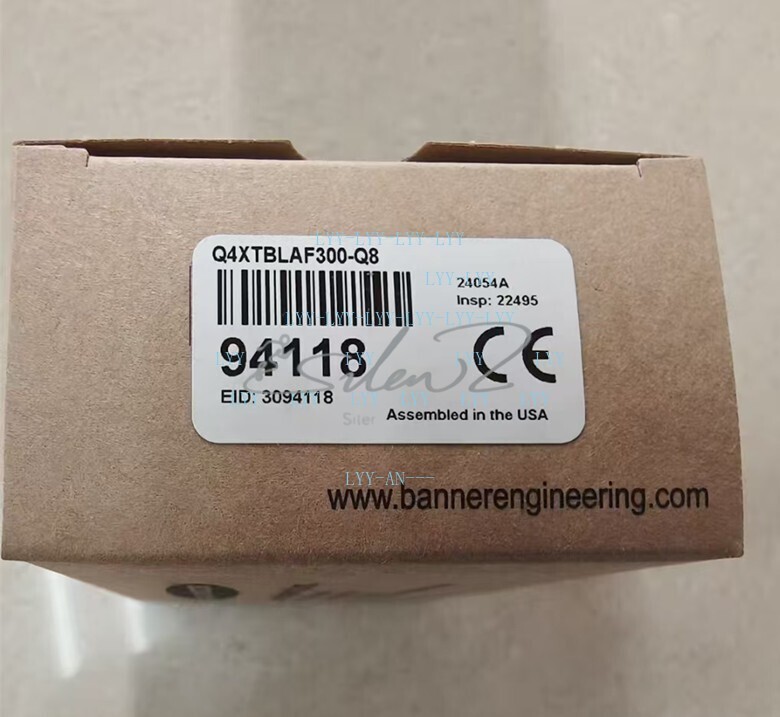 1PCS BANNER Q4XTBLAF300-Q8 94118 photoelectric sensor