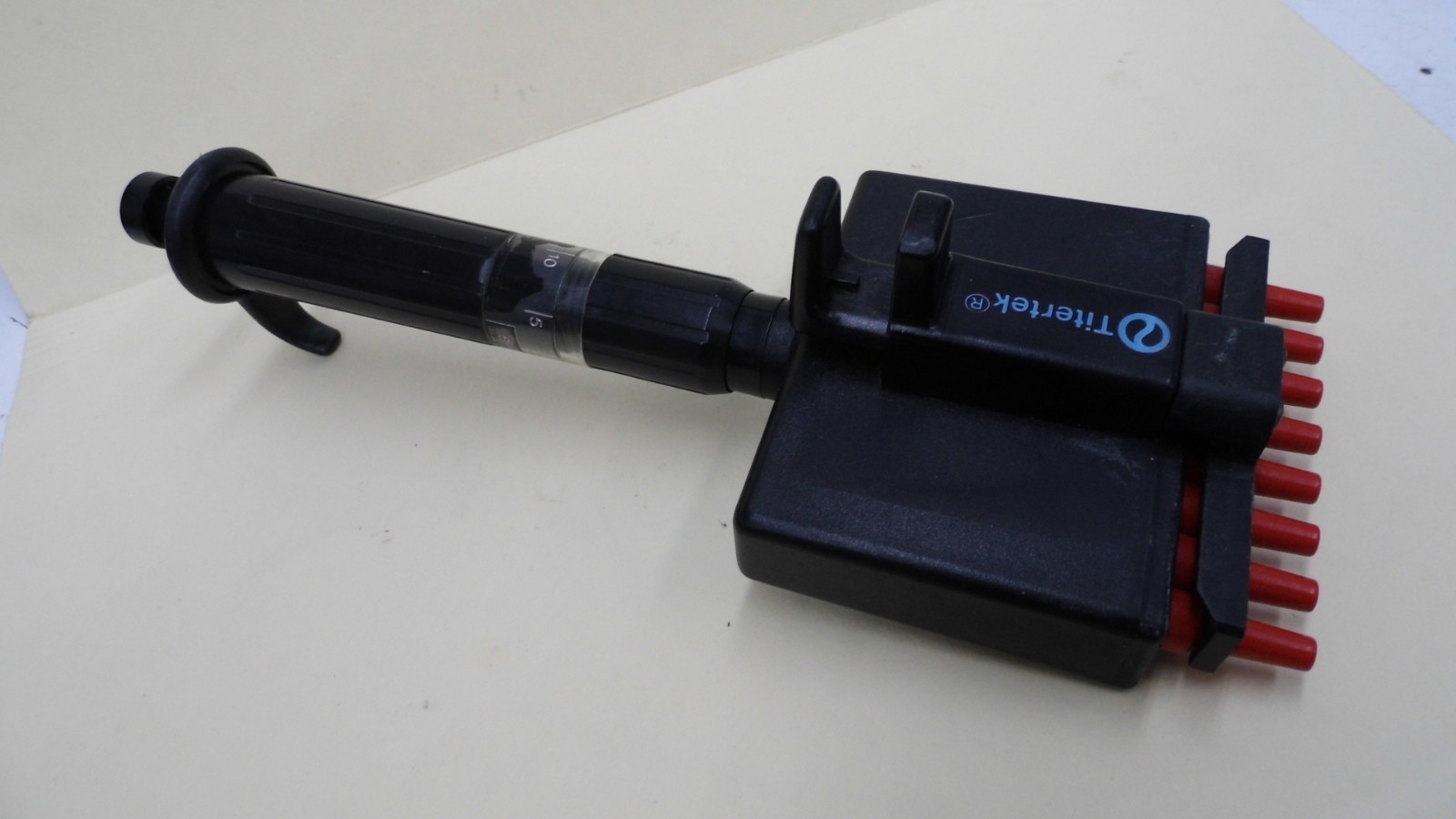TITERTEK 50-250µL DIGITAL MANUAL 8 CHANNEL PIPETTE PIPETTOR