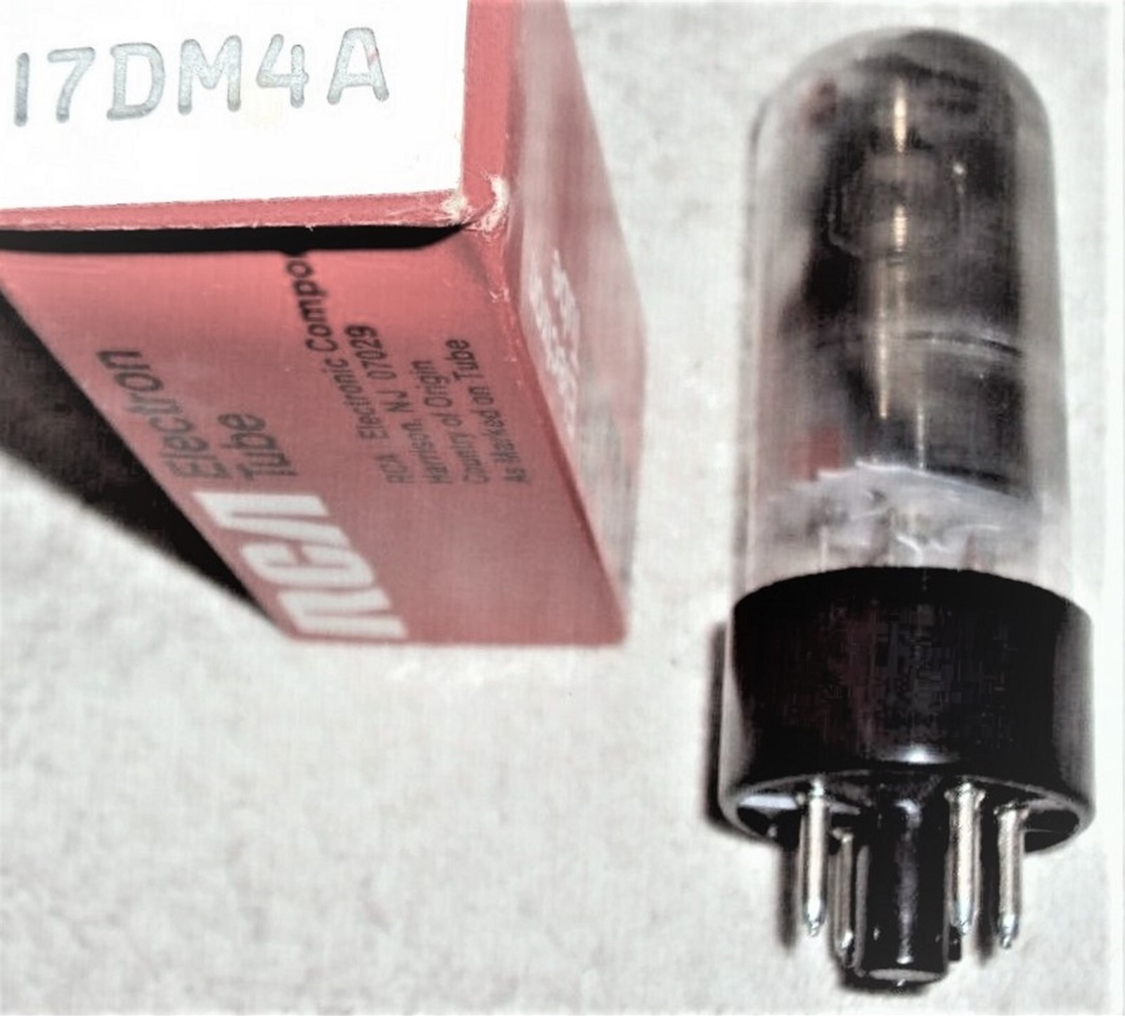 17DM4A TUBE RCA NIB TESTED & BOXED VINTAGE COMMERCIAL SURPLUS