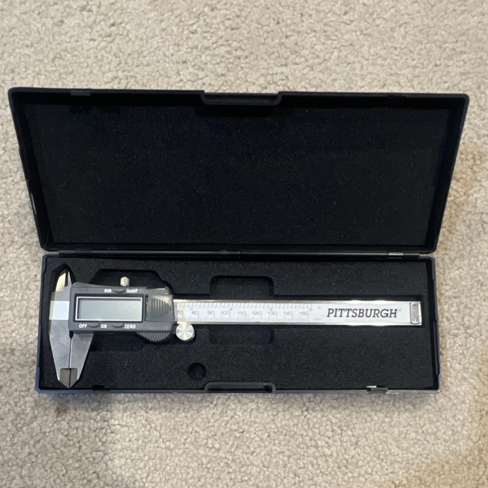 Pittsburgh 6" Digital Caliper 0-6 in 0.0005 in Resolution with Case
