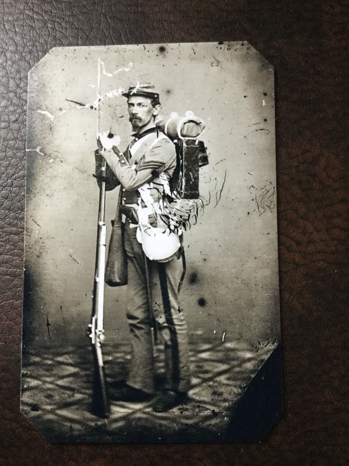 Civil War Military Soldier With Rifle & Backpack tintype C218RP