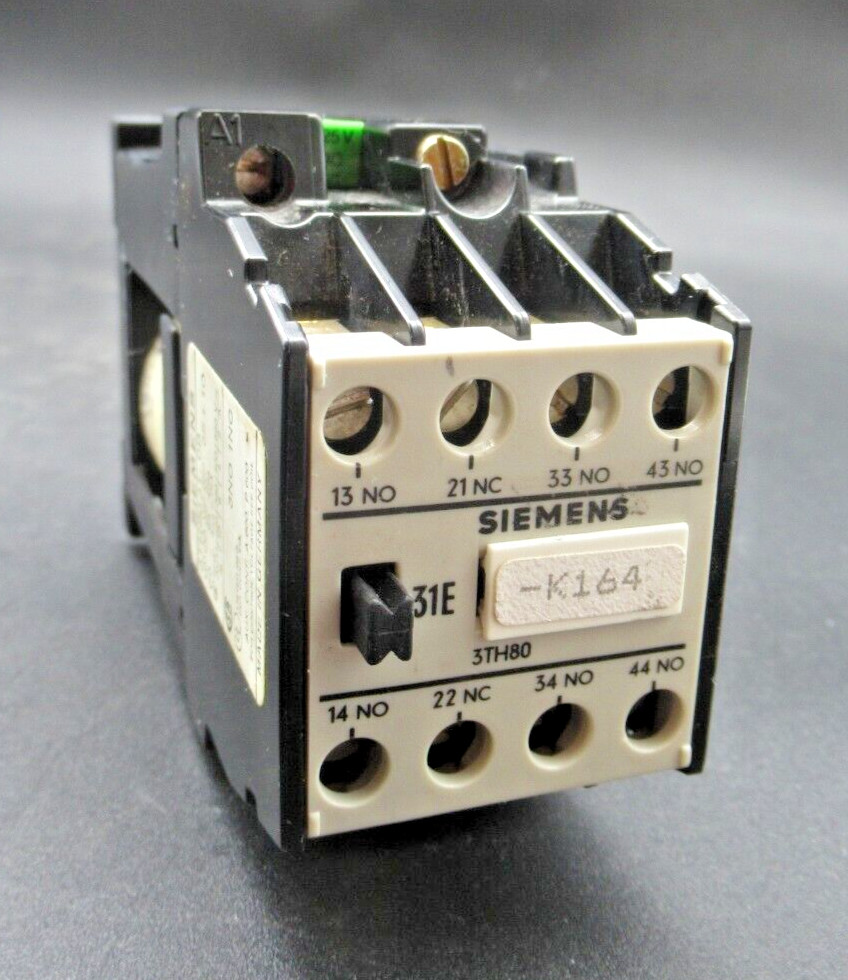 Siemens 3TH8031-0B Control Relay 24VDC *GREAT CONDITION*