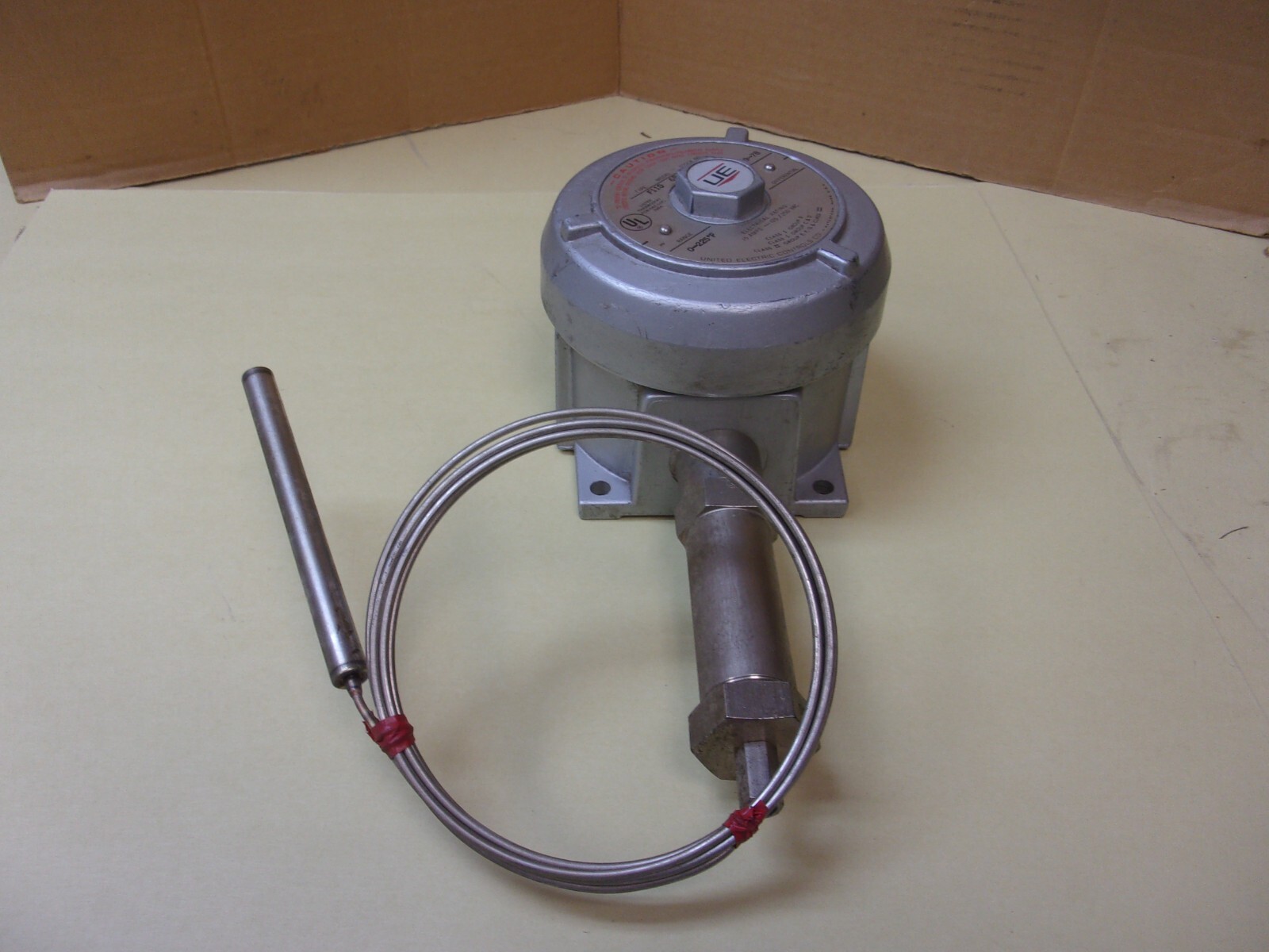 United Electric F110- 6BS Temperature Switch ,  0-225°F , 125/250VAC