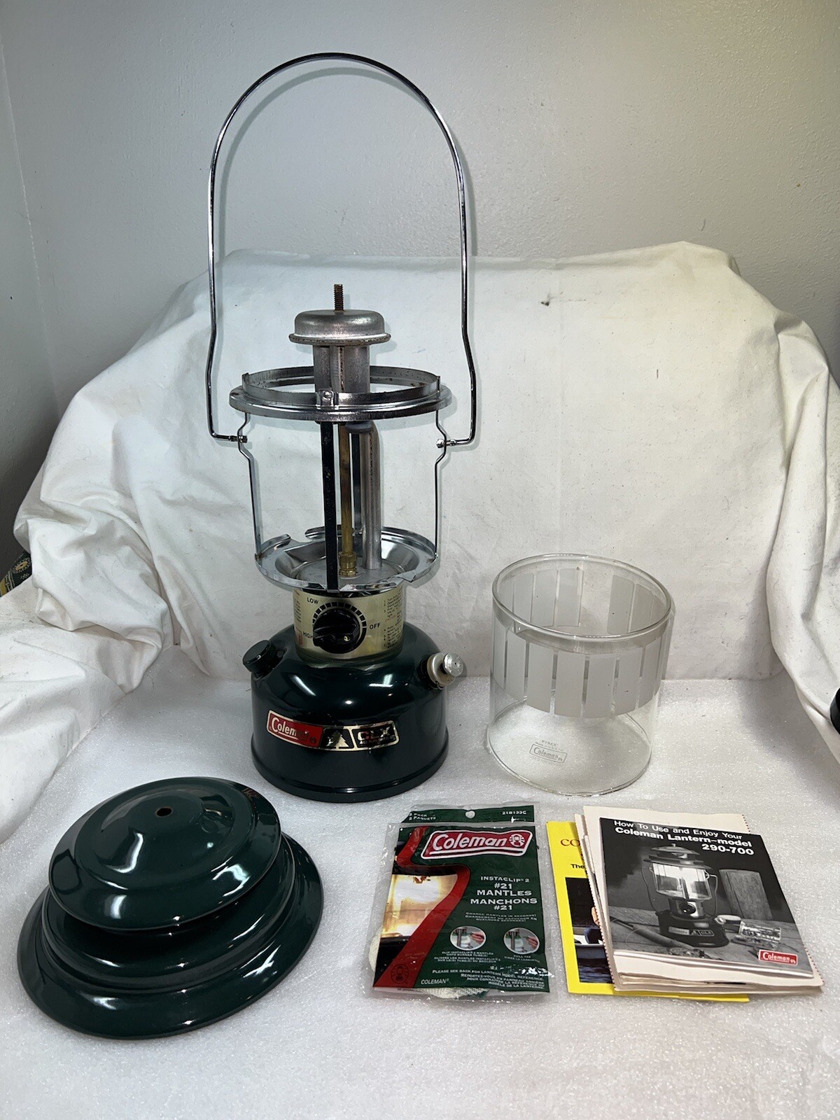 VINTAGE COLEMAN 290 CLX LANTERN 290-700 DOUBLE MANTLE 6/84