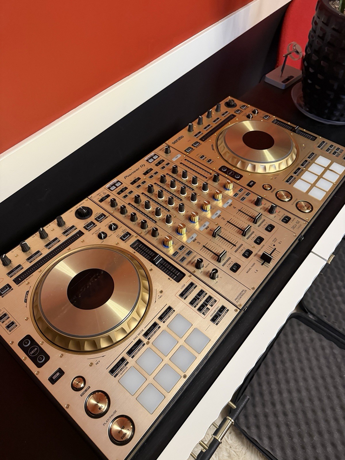Pioneer DJ DDJ-SZ Limited Edition Gold 4-Channel 4-Deck Serato DJ Controller