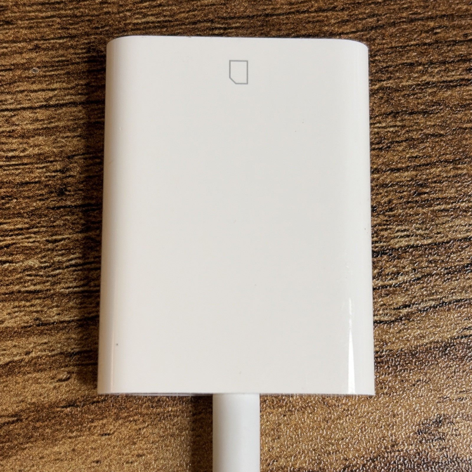 GENUINE APPLE LIGHTNING TO SD CARD READER MODEL A1595