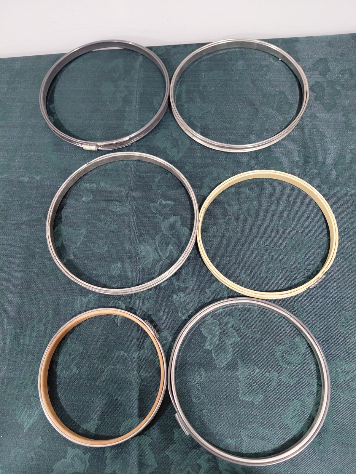 Vintage Lot of 6 Round Metal Embroidery Hoops Cork Spring Tension 567