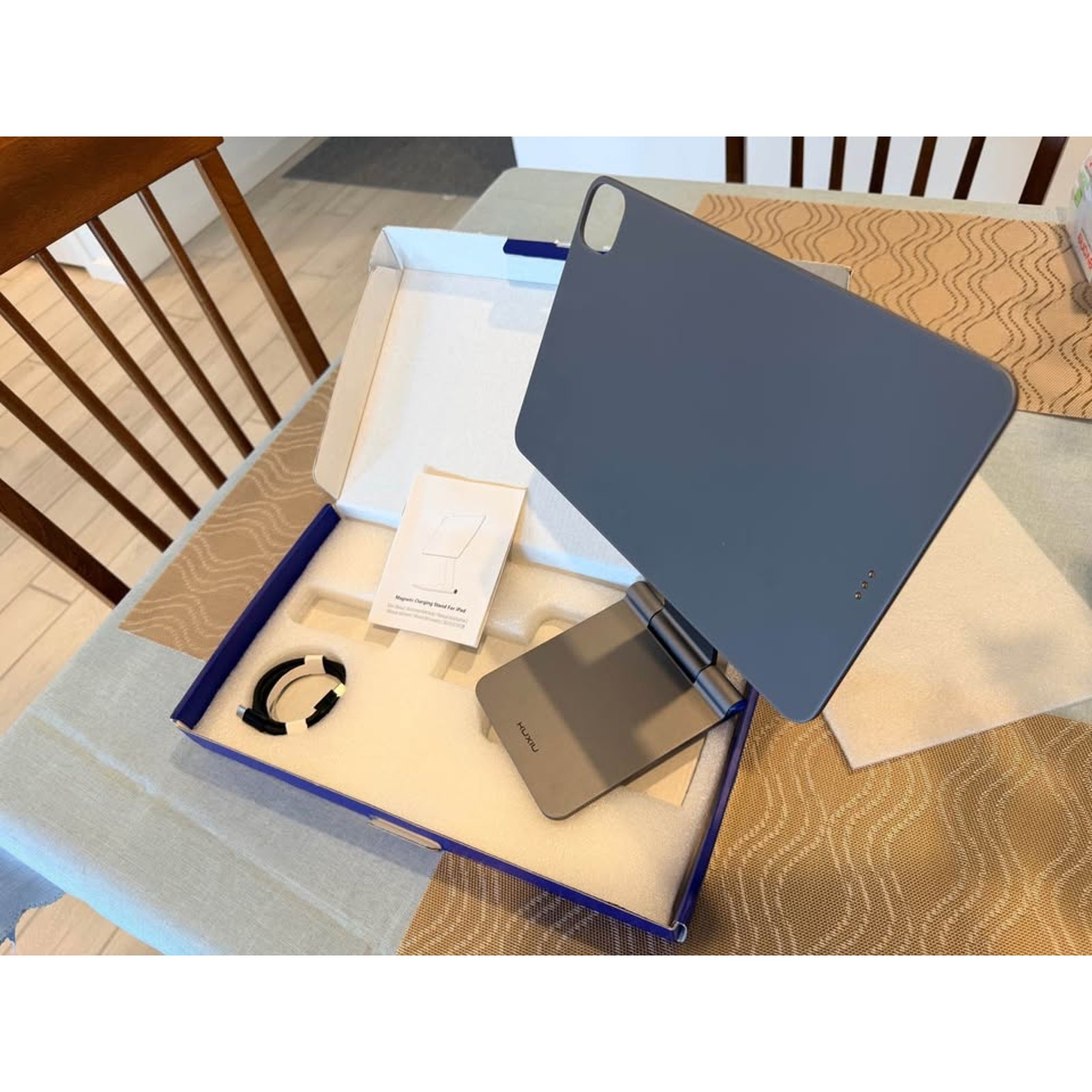 KUXIU Magnetic Charging Stand for iPad