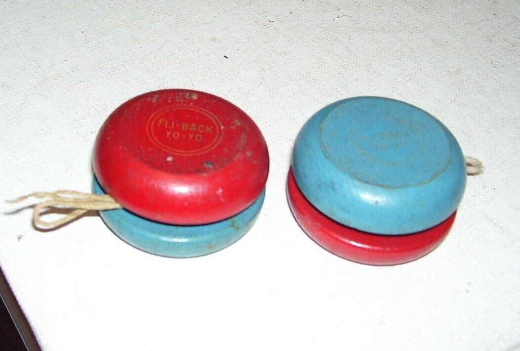 Pair of Vintage Fli-Back Yoyos Wooden Wood  Red and Blue Yo-Yo