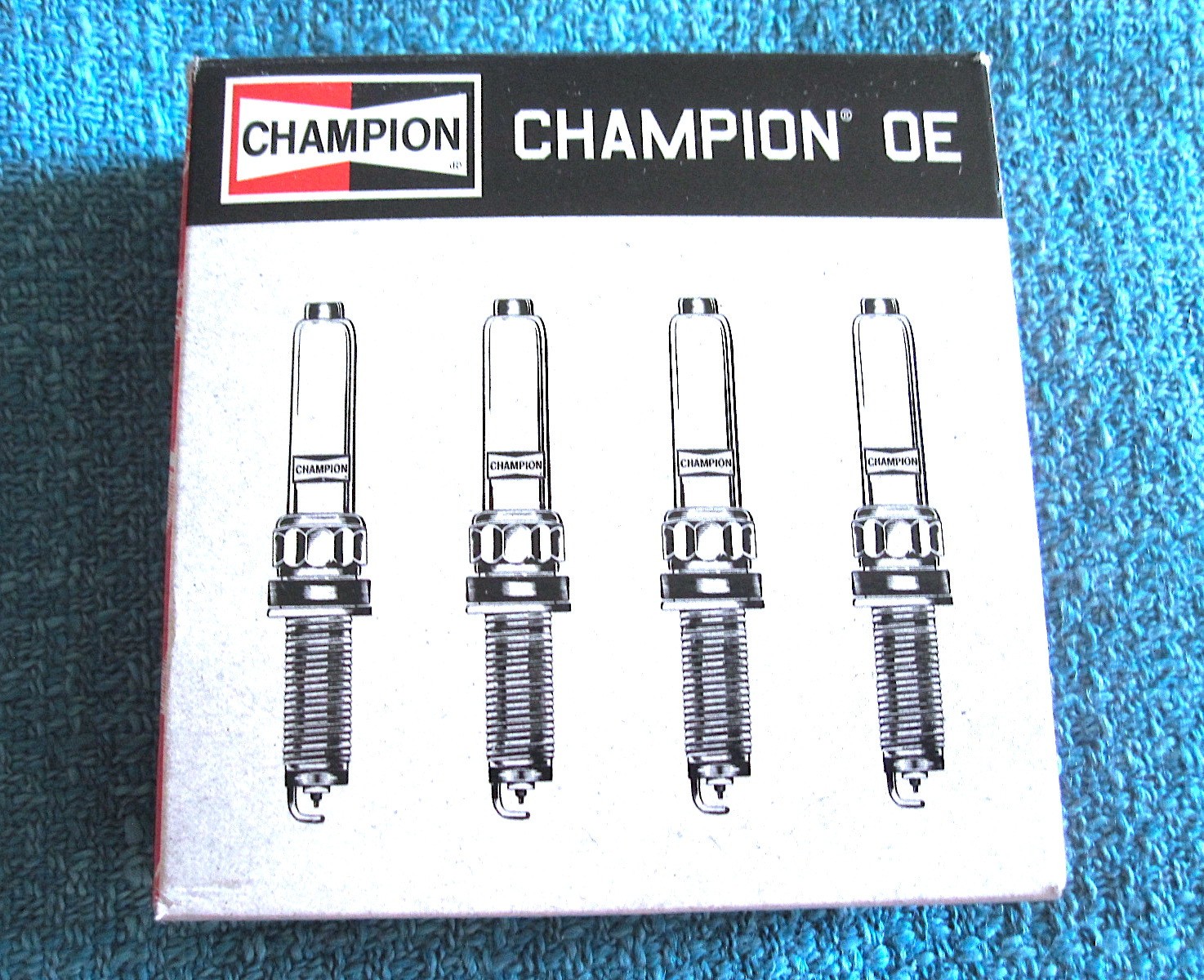 Champion 570 Spark Plugs RE14MCC4 - 4 Pack