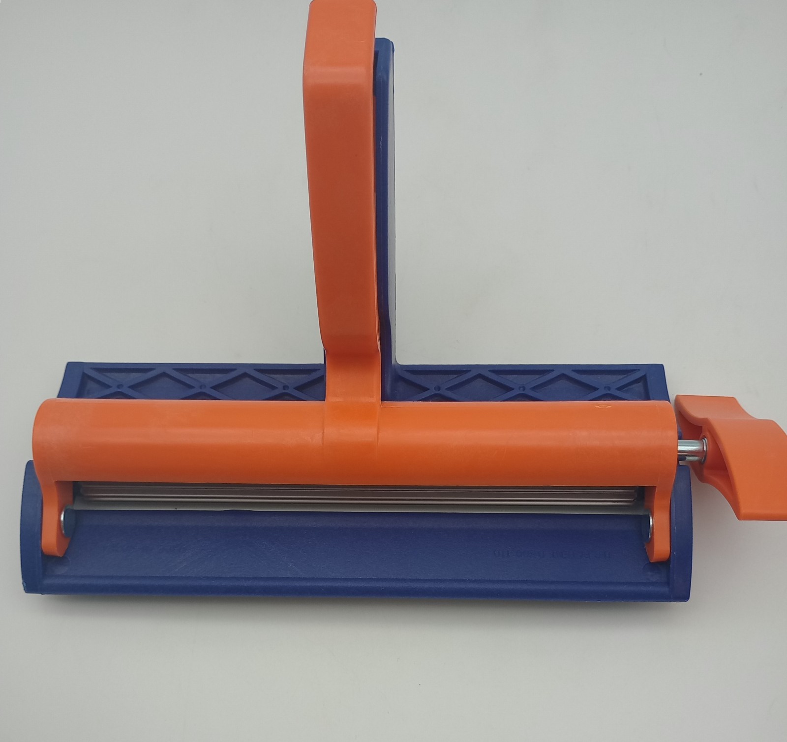 Fiskars Straight Edge Paper Crimper Tool 6.5" Corrugated Roller Wide Ripple