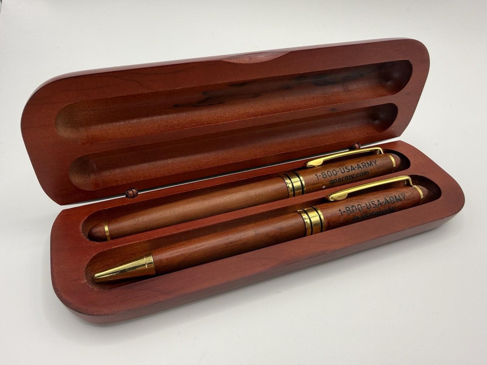 U.S. ARMY INSCRIBED DOUBLE BALLPOINT & ROLLERBALL PEN PRESENTATION WOOD CASE SET