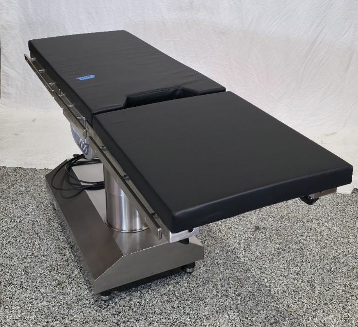 Skytron 1700 Surgical Table- Great condition! Fully functional