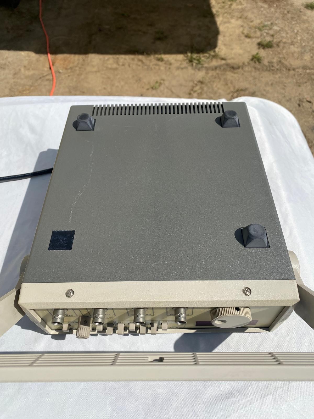 Protek B-820 Audio Oscillator