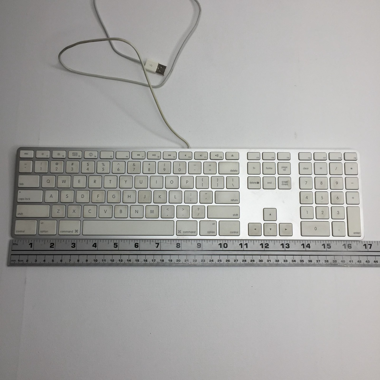 Apple Wired Keyboard Model A1243 Numeric Keypad USB Connection