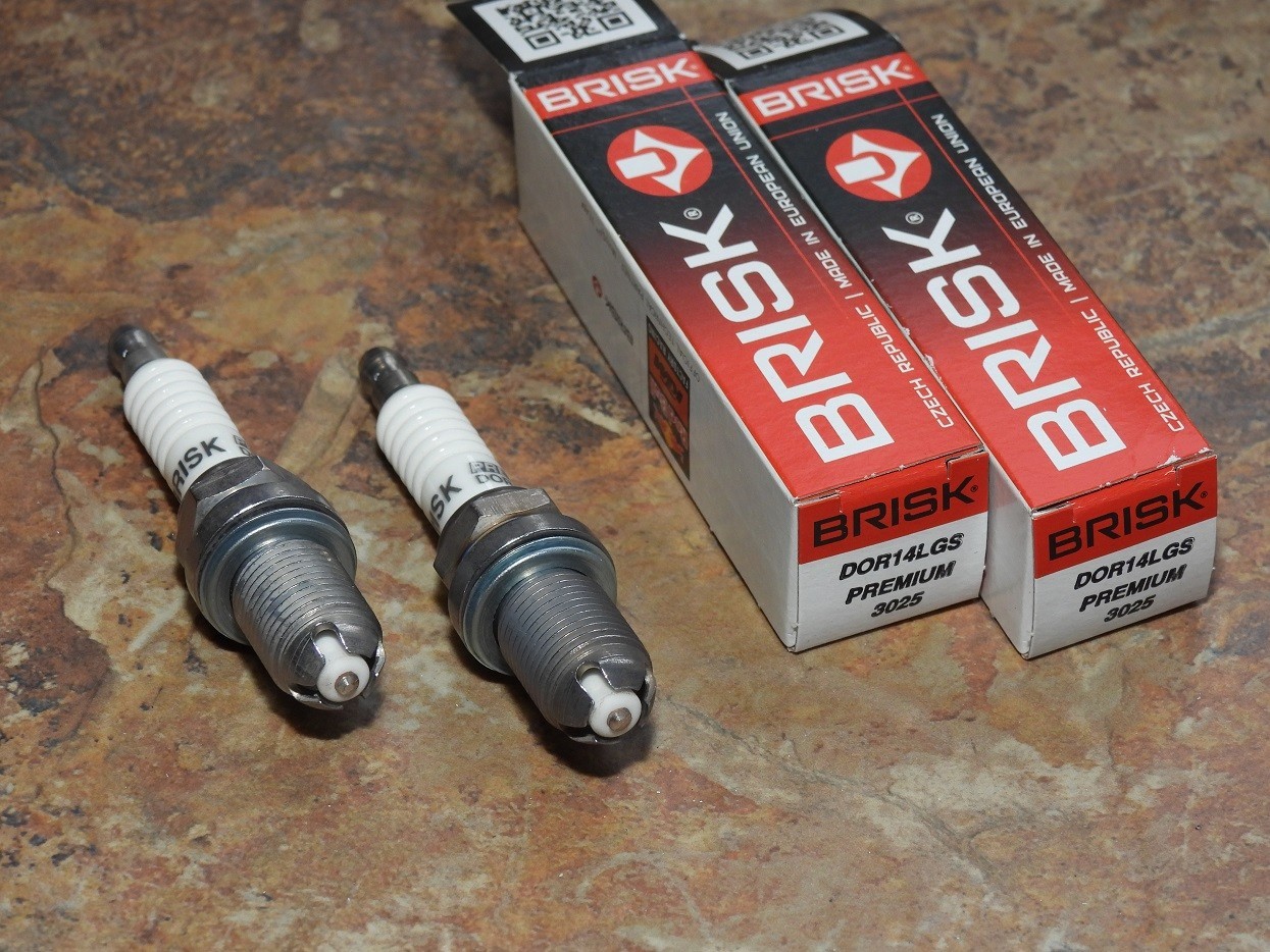 2x BRISK Multipoint Racing Spark Plugs fit: BMW R1100GS, R, RS, RT, S, 1993-2006