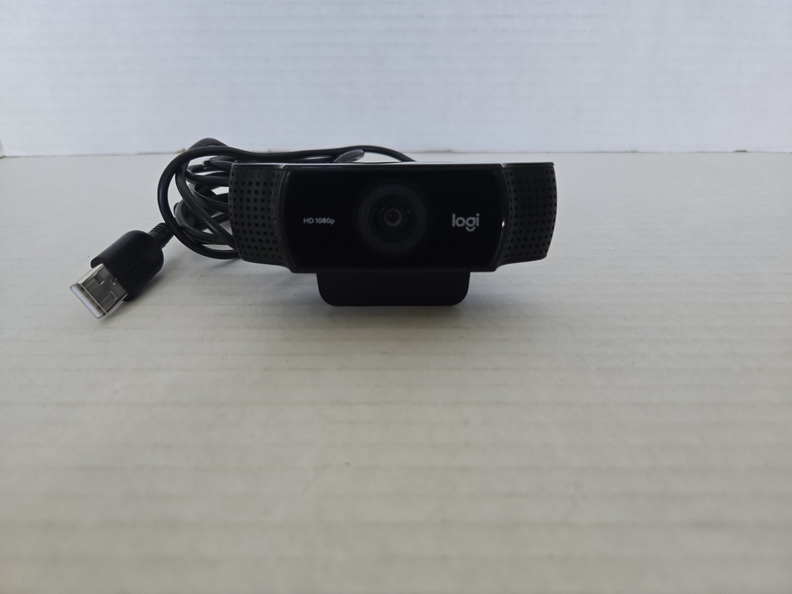 Logitech HD 1080p USB Webcam V-U0028 Clip-On Built-in Microphone Black - TESTED