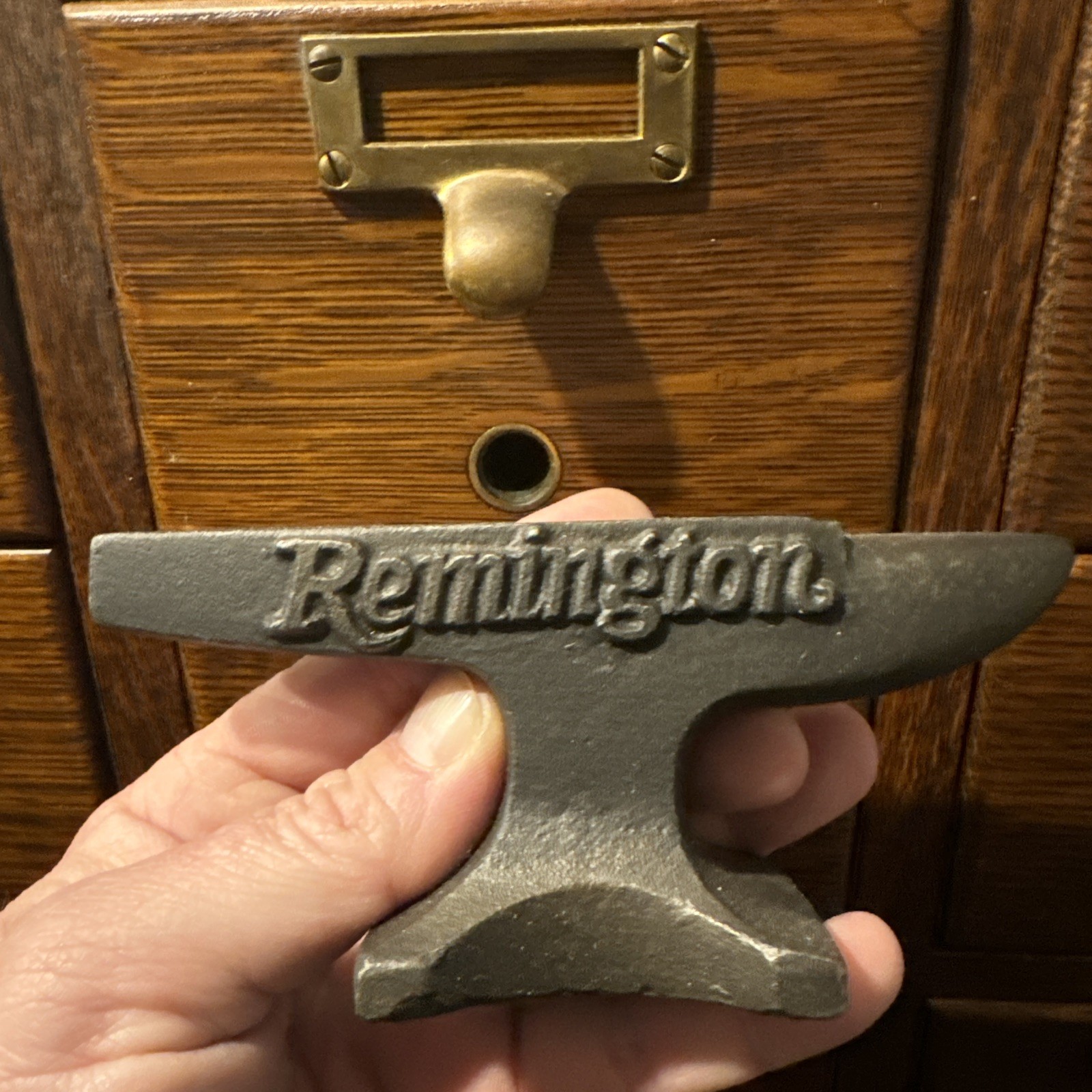 Remington Anvil Blacksmith Gunsmith Cast Iron Paperweight Patina Collector METAL