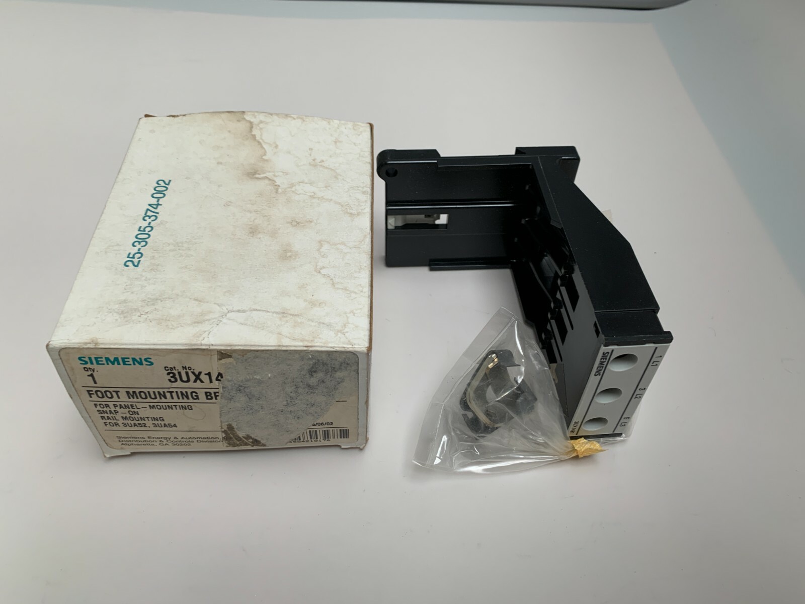 Siemens 3UX1421 Foot Mounting Bracket new