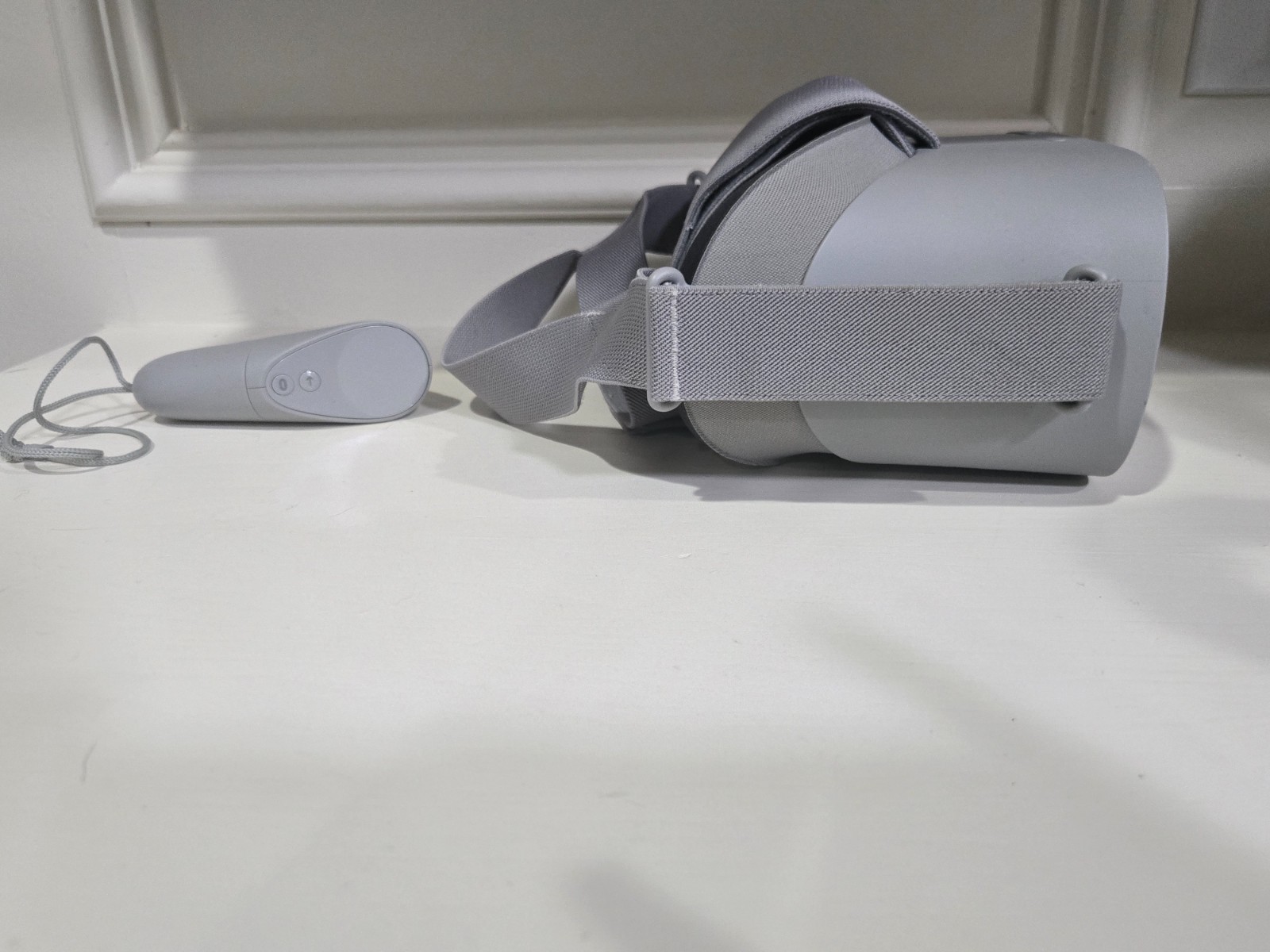 Oculus Go Standalone VR Headset with remote