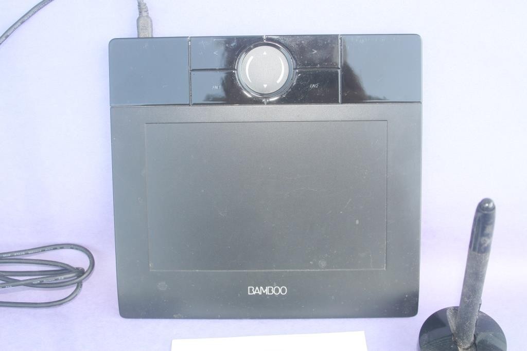 Wacom Bamboo Graphics/Drawing Tablet - Model MTE-450