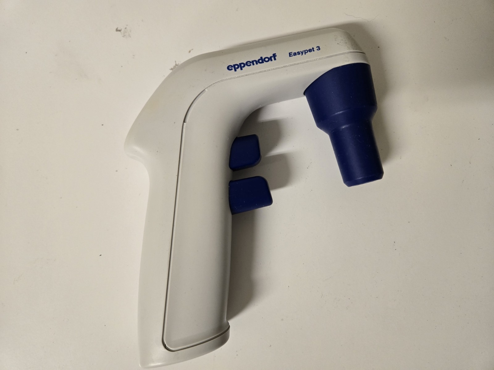 Eppendorf Easypet 3 Electronic Pipette Controller with Charger