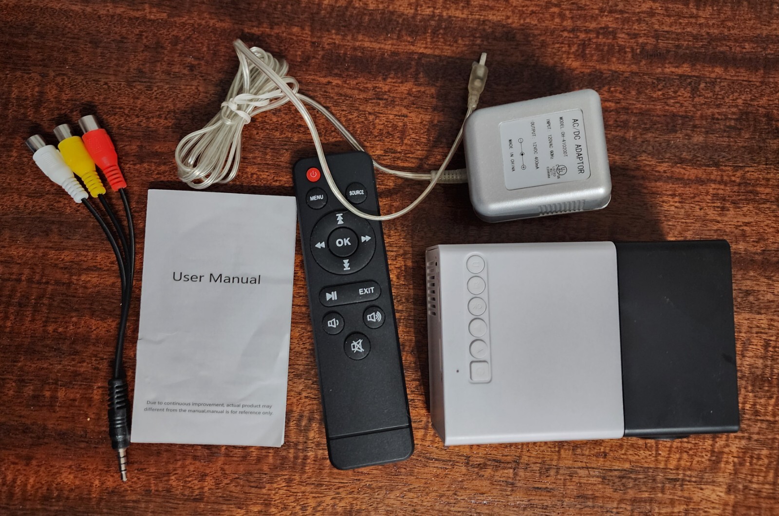 ROHS LED MINI PROJECTOR YG300 HDMI & AV REMOTE, CABLES & GUIDES, BUNDLE, IN BOX
