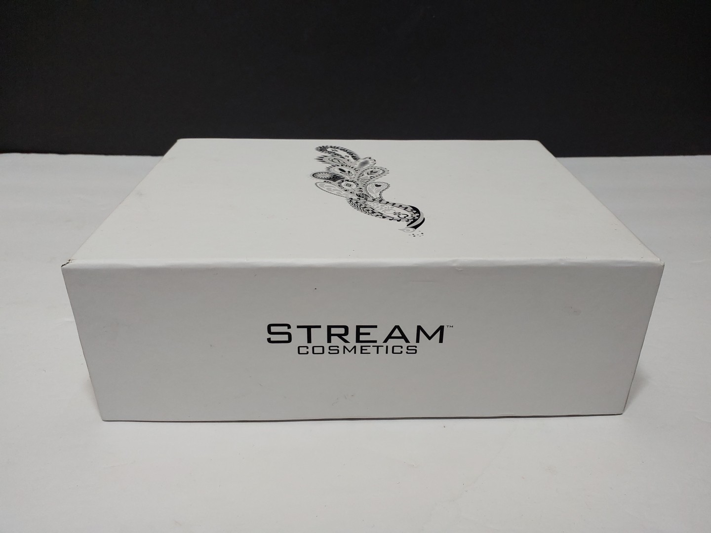 Stream Cosmetics Professional Airbrush System. New In Box, Open Box, Used